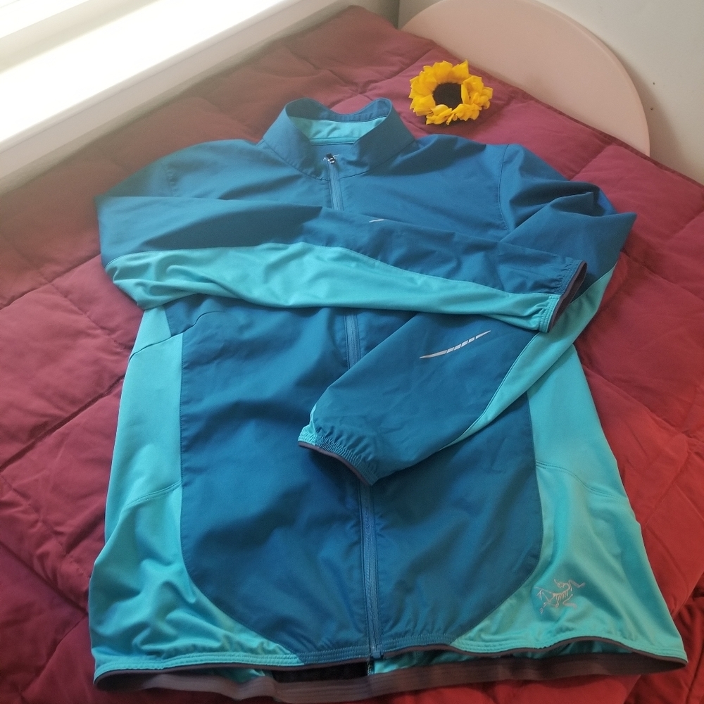 Arc'teryx teal blue cycling/running jacket M